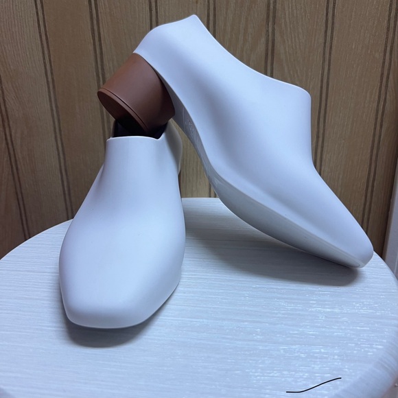 Melissa mid ankle booties - Picture 5 of 7